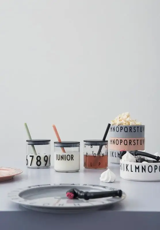 Design Letters Deckel Mit Trinkhalm, Schwarz 7 Design Letters Deckel Mit Trinkhalm, Schwarz – Bild 5