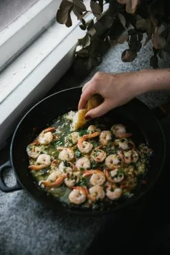 Laine Publishing Friends In Food -Kinfill Verkäufe FriendsInFood FriedPrawnswithChiliGingerGarlic