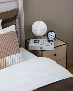 Strandberg Publishing 101 Danish Design Icons -Kinfill Verkäufe Midsummer Bedroom 6