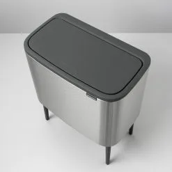 Brabantia Bo Touch Bin 11 + 23 L, Stahl Matt 13 Brabantia Bo Touch Bin 11 + 23 L, Stahl Matt -Kinfill Verkäufe Mood Shot 315848 316227 316081 03 Bo Touch Bin 3840x3840px 6 NR 10995