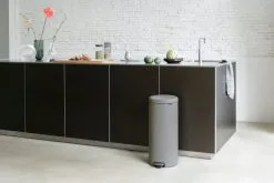 Brabantia Treteimer NewIcon 30 L, Sense Of Luxury, Grau -Kinfill Verkäufe NewIcon Pedal Bin 30L Mineral Concrete Grey 8710755119187 Brabantia 300dpi 5760x3840px 6 NR 14249