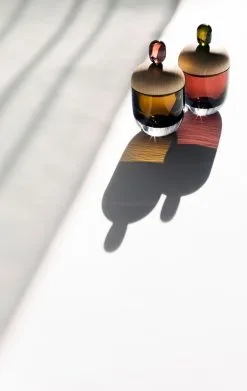 Katriina Nuutinen Kasten Lyyli, Mittel, Auberginefarben - Olive 8 Katriina Nuutinen Kasten Lyyli, Mittel, Auberginefarben - Olive -Kinfill Verkäufe PRINT Katriina Nuutinen Lyyli 9 Jyri Keronen