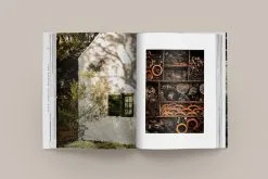 Artisan Books The Kinfolk Garden: How To Live With Nature -Kinfill Verkäufe TKG Product Spread 127 2048x1365