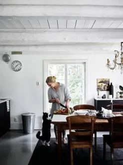 Cozy Publishing Happy Homes: Summer Houses 10 Cozy Publishing Happy Homes: Summer Houses -Kinfill Verkäufe interior timo johanna koskinen loviisa 03