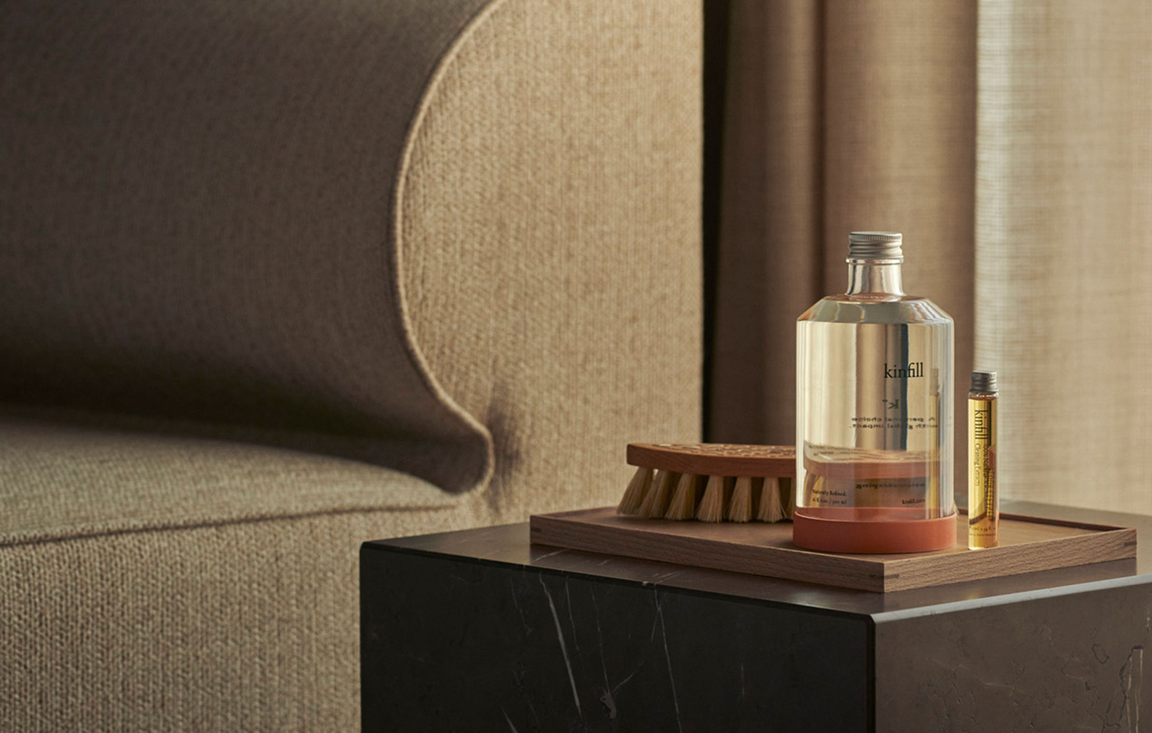 Titelseite -Kinfill Verkäufe oooo